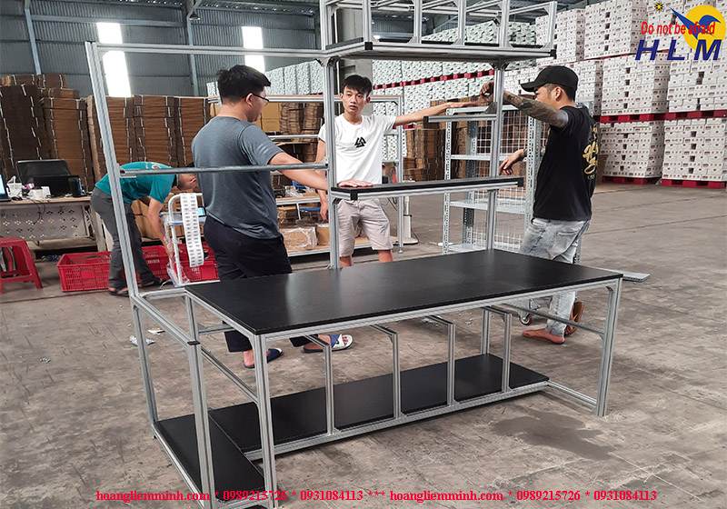 Bàn thao tác khung nhôm định hình