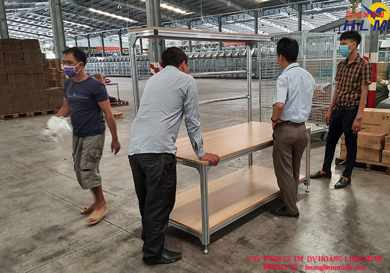 Bàn Thao Tác - HLM06