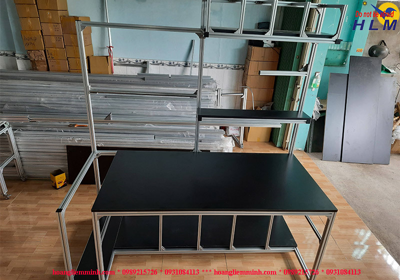 Bàn Thao Tác - HLM06