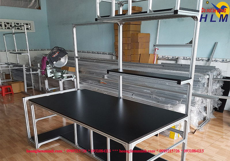 Bàn Thao Tác - HLM06