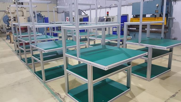 Bàn Thao Tác - HLM01