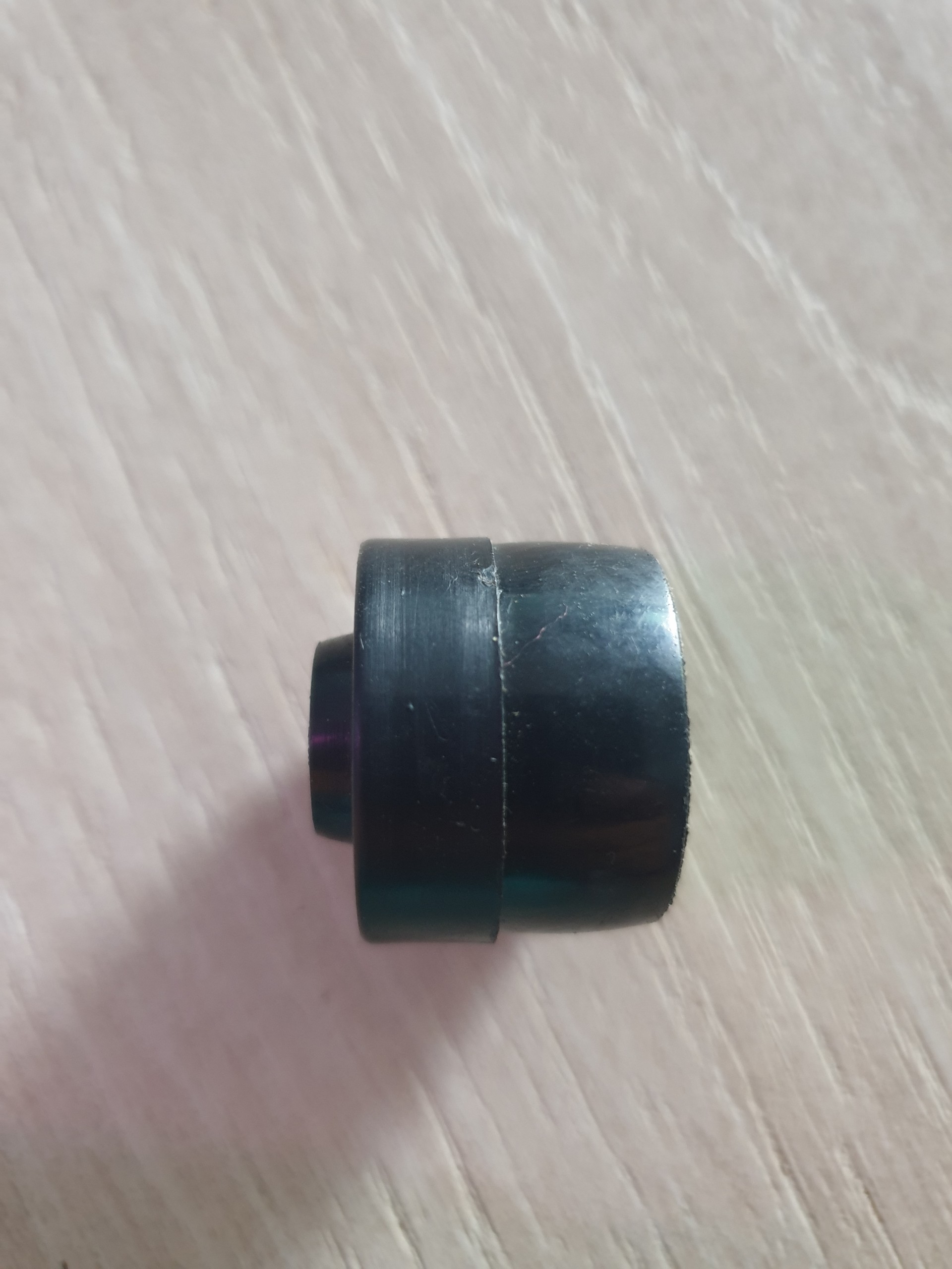 Cốc bi nhựa phi 25