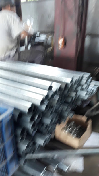 con lăn băng tải