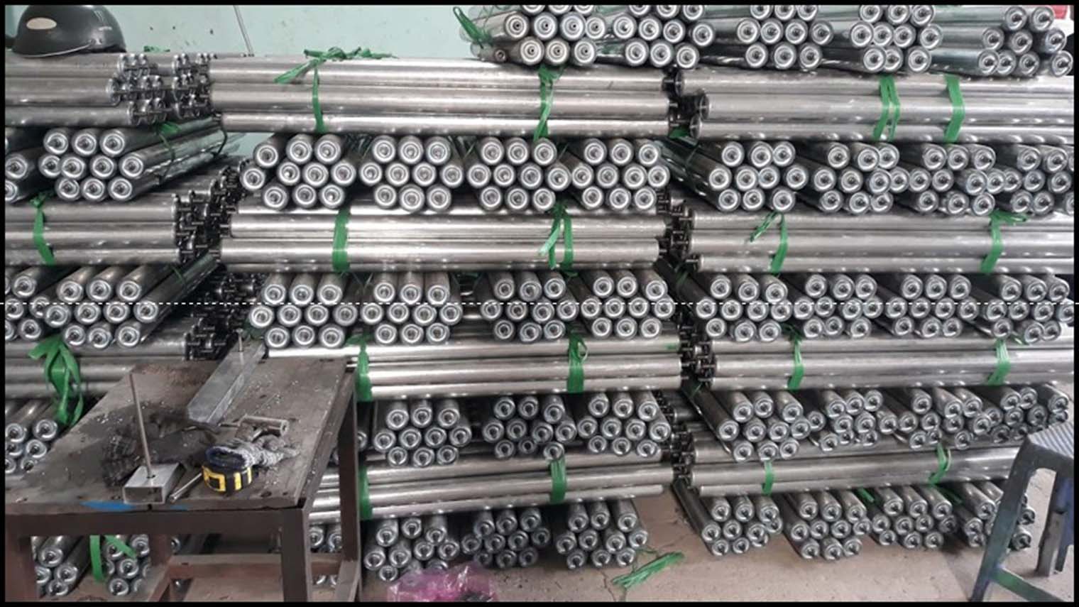 con lăn băng tải